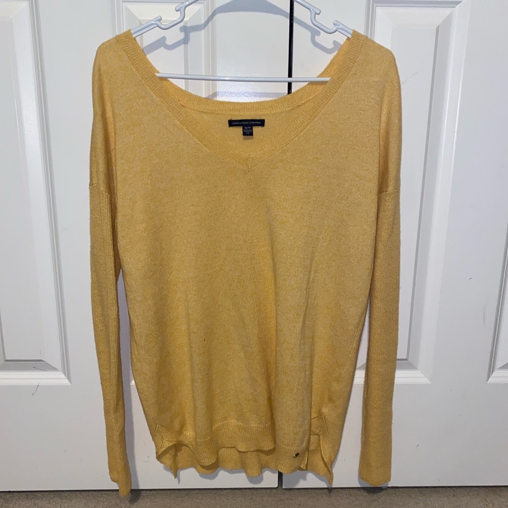 American Eagle soft yellow v-neck sweater